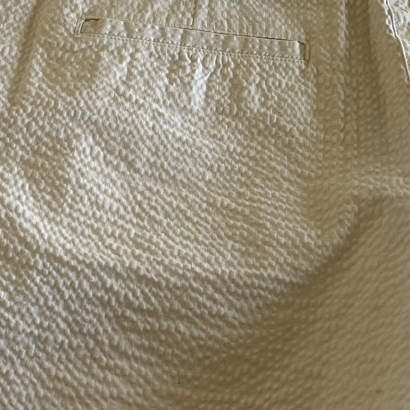 Women's SOUTHERN TIDE White Seersucker shorts size 14 in excellent shape - Picture 7 of 11